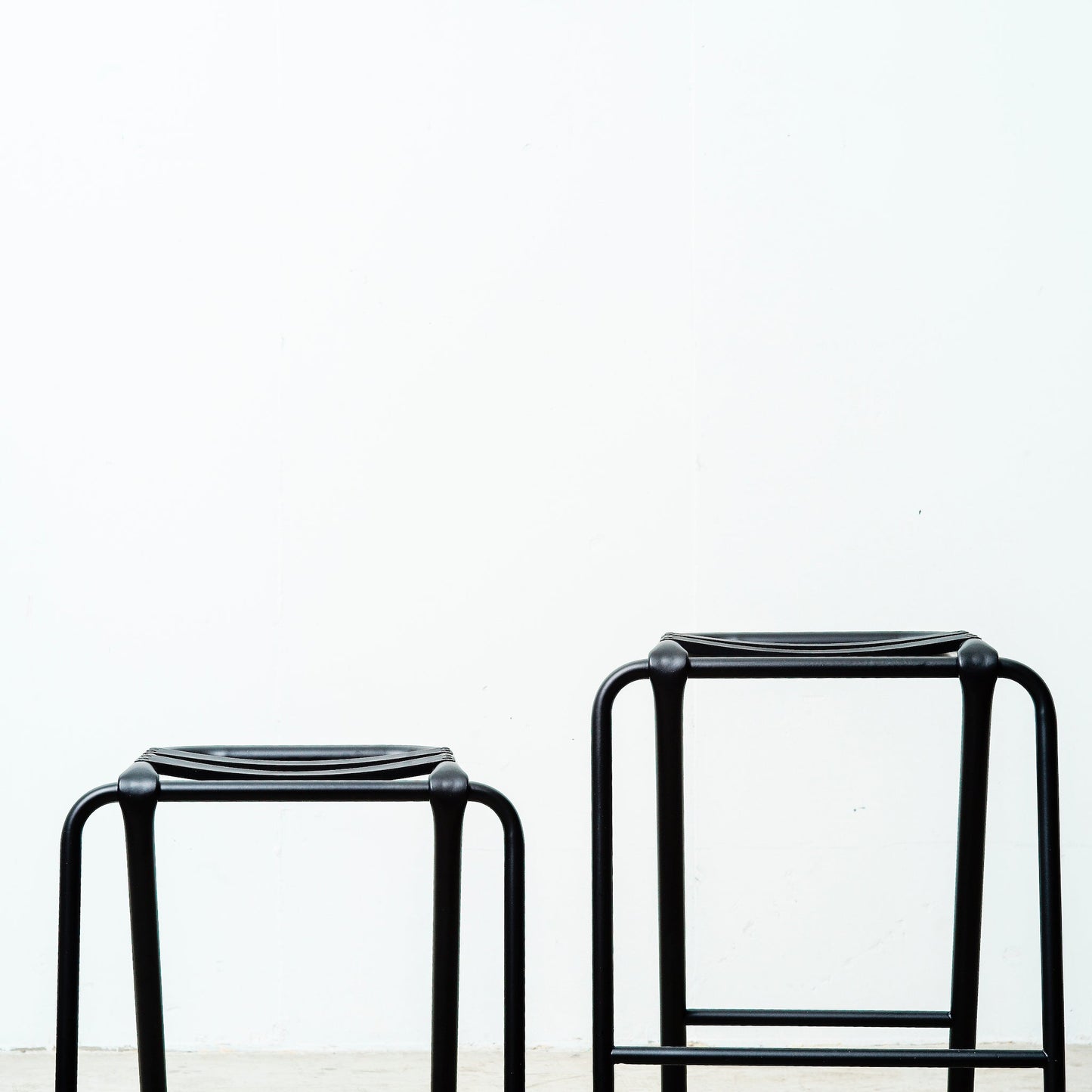 BENT HIGH STOOL | ベントハイスツール