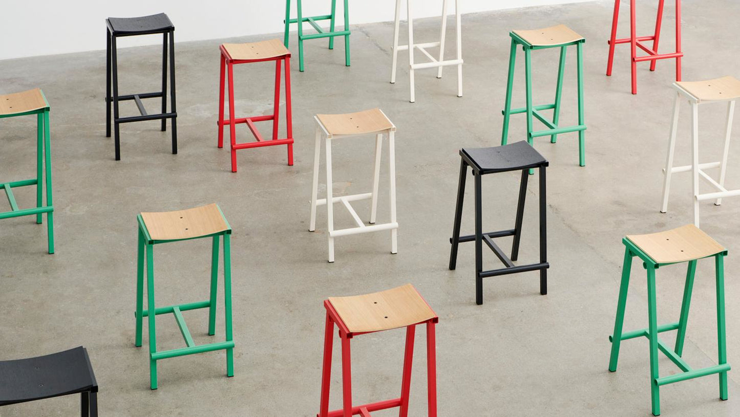 TABURETE 8 BAR STOOL LOW
