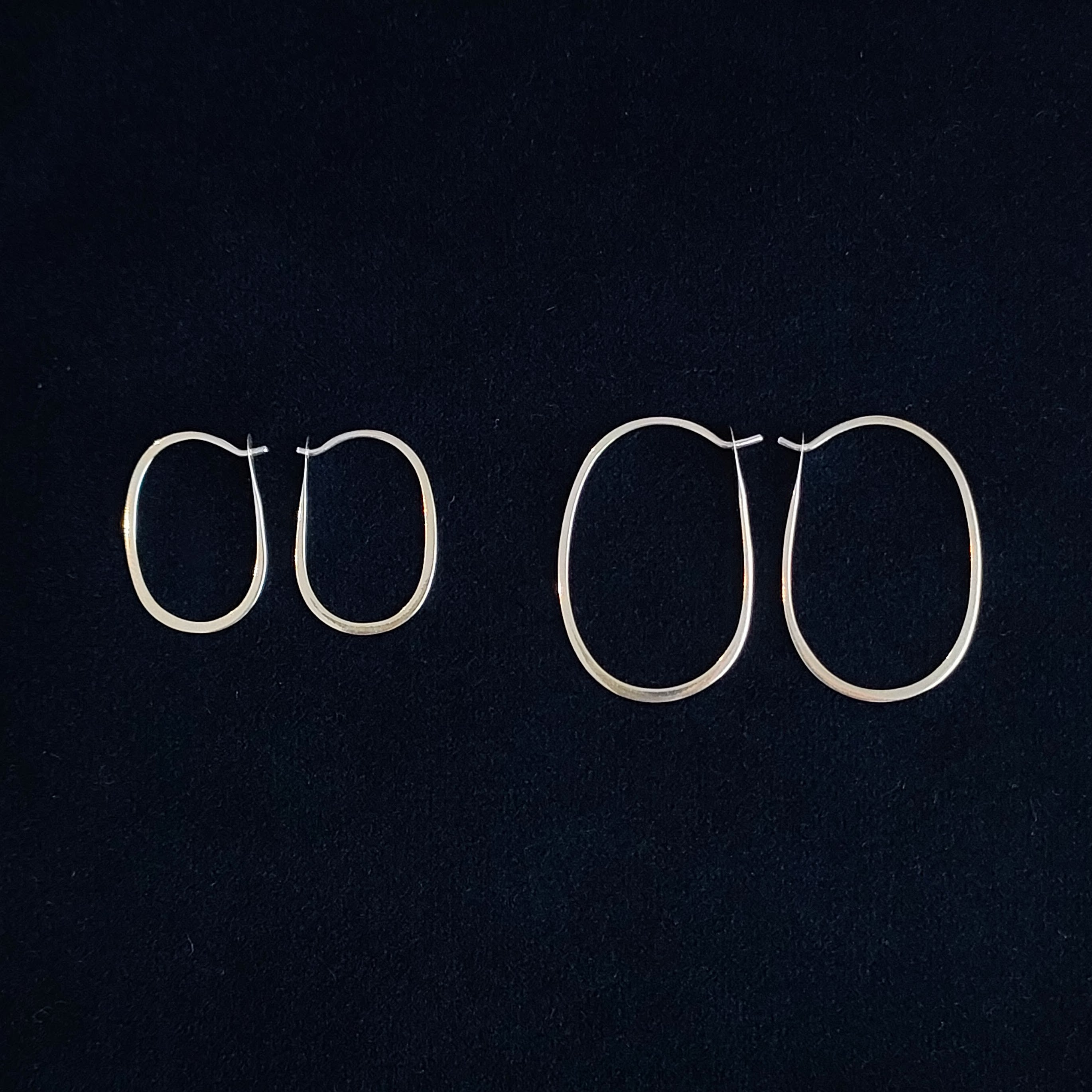 Melissa Joy Manning Sterling Silver Triangle Hoops | メリッサ