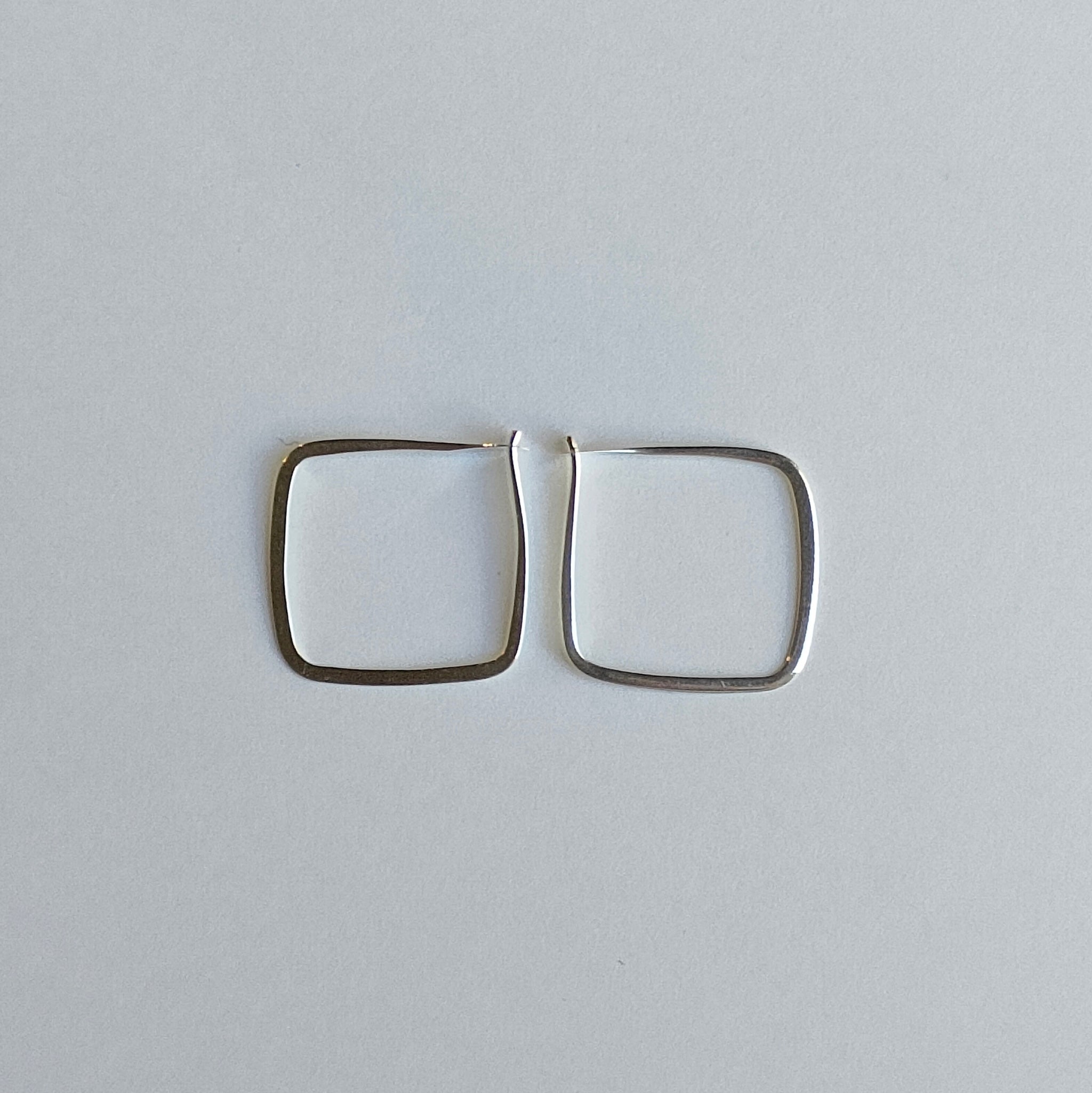Melissa Joy Manning Sterling Silver Small Square Hoops | メリッサ
