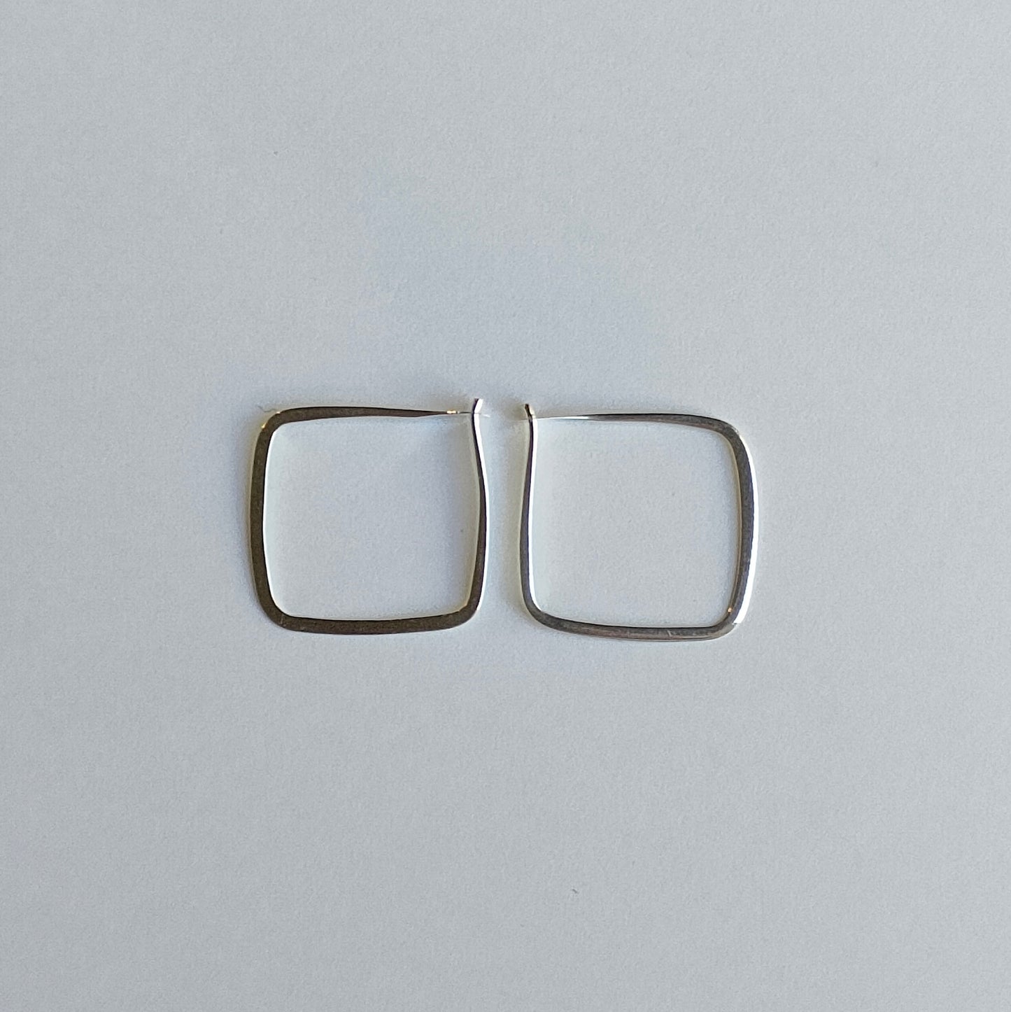 Melissa Joy Manning Sterling Silver Small Square Hoops | メリッサ・ジョイ・マニング スターリングシルバー スモール スクエア フープ