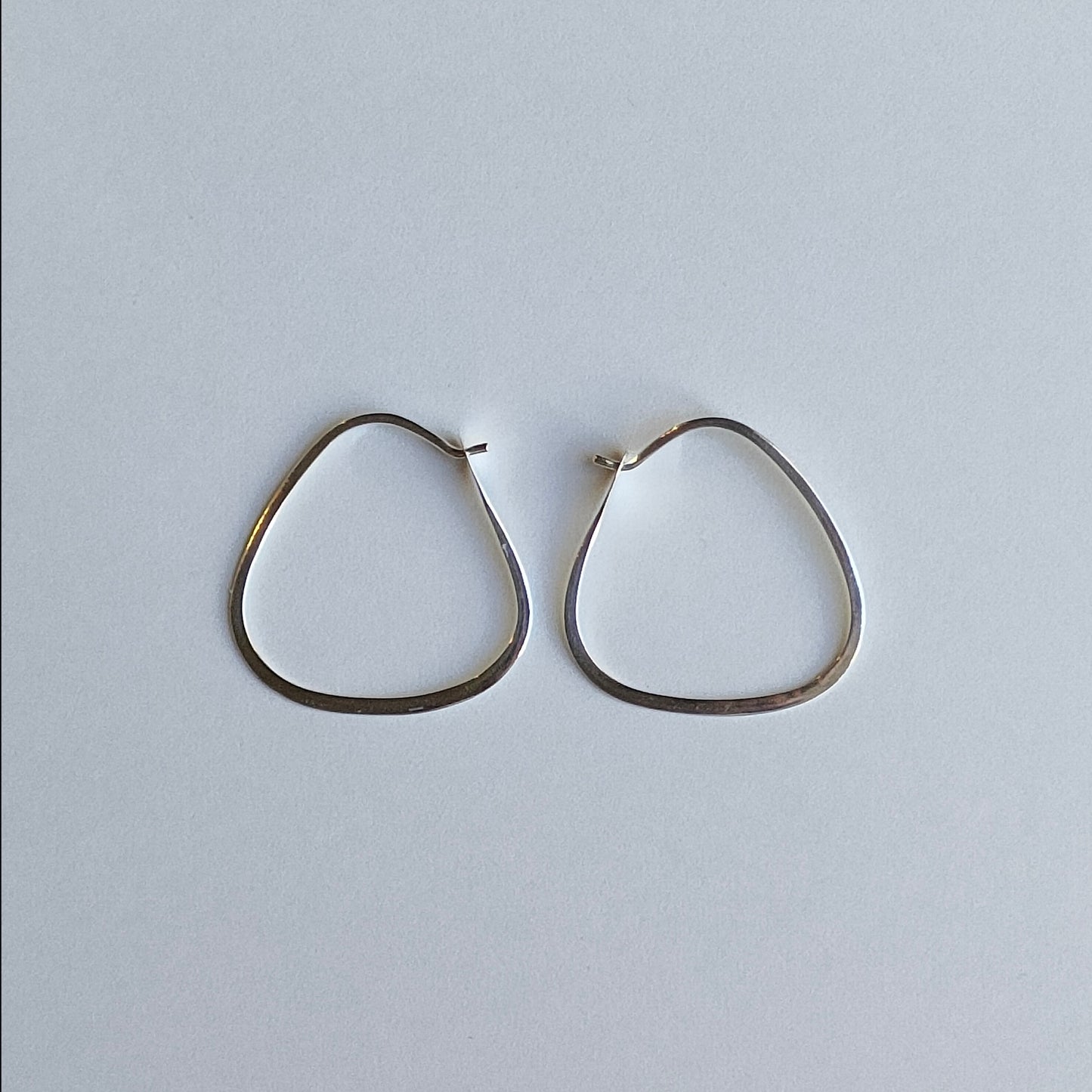 Melissa Joy Manning Sterling Silver Triangle Hoops  | メリッサ・ジョイ・マニング スターリングシルバー トライアングル フープ