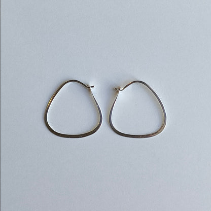 Melissa Joy Manning Sterling Silver Triangle Hoops  | メリッサ・ジョイ・マニング スターリングシルバー トライアングル フープ