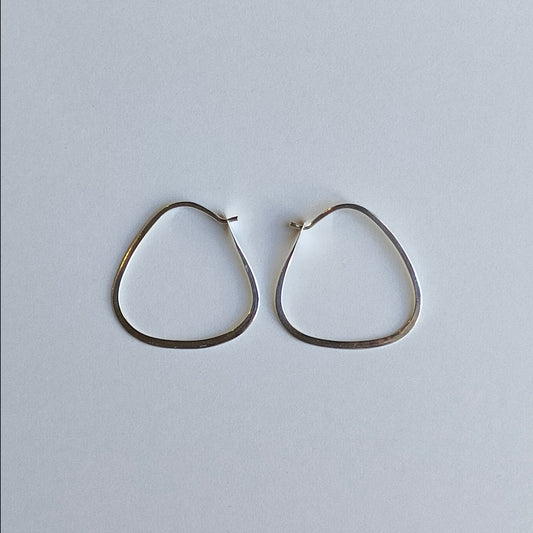 Melissa Joy Manning Sterling Silver Triangle Hoops  | メリッサ・ジョイ・マニング スターリングシルバー トライアングル フープ
