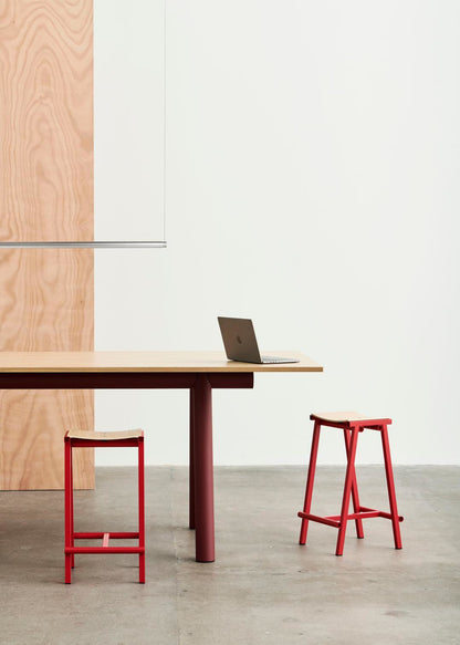 TABURETE 8 BAR STOOL LOW