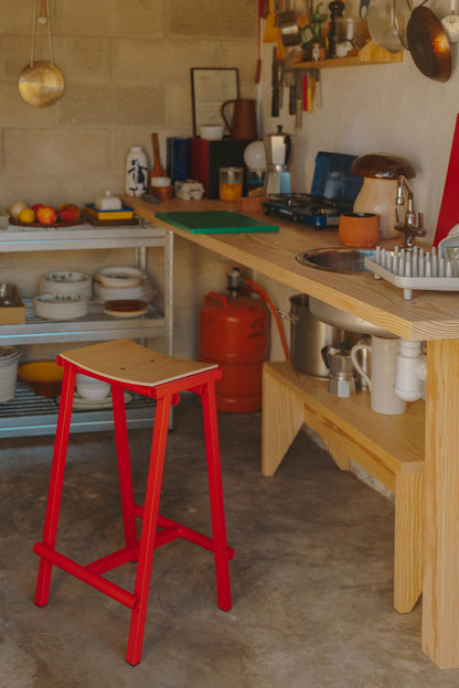 TABURETE 8 BAR STOOL LOW
