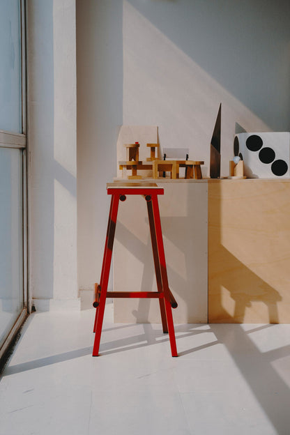 TABURETE 8 BAR STOOL HIGH